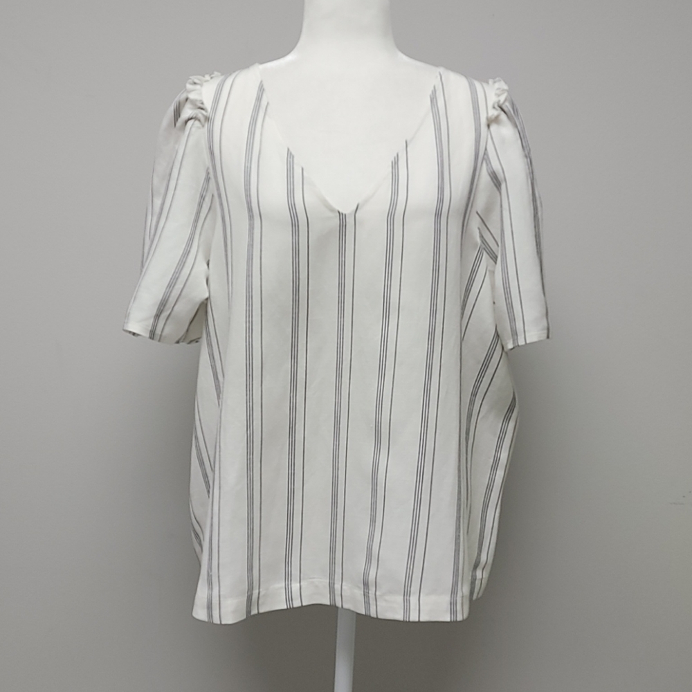 Ann Taylor linen blend puff sleeve v-neck blouse